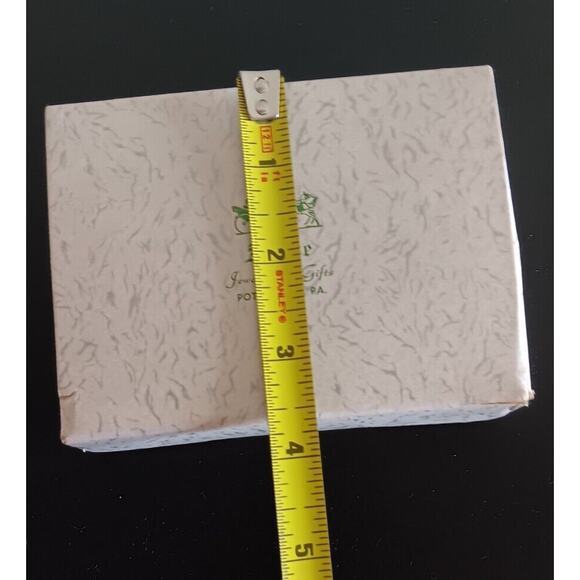 Vintage Andre Jewelry & Gifts Pottstown PA Cardboard Gift Box - Picture 9 of 10